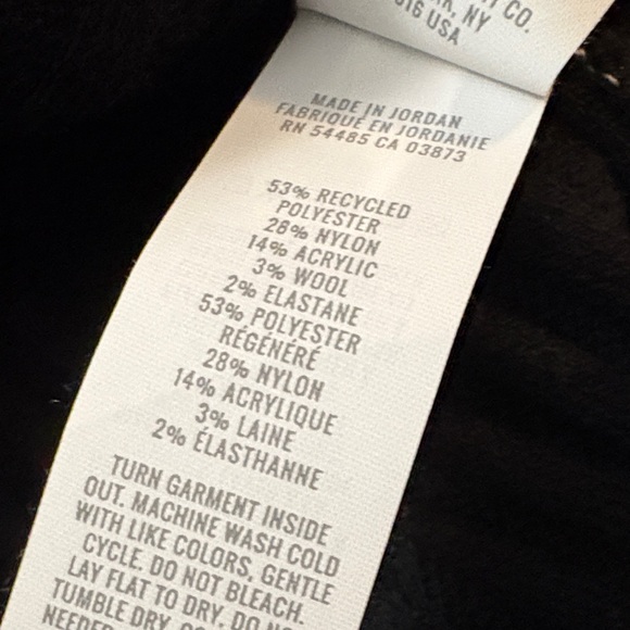 AE Off-Shoulder Black Ribbed Top - Picture 5 of 8